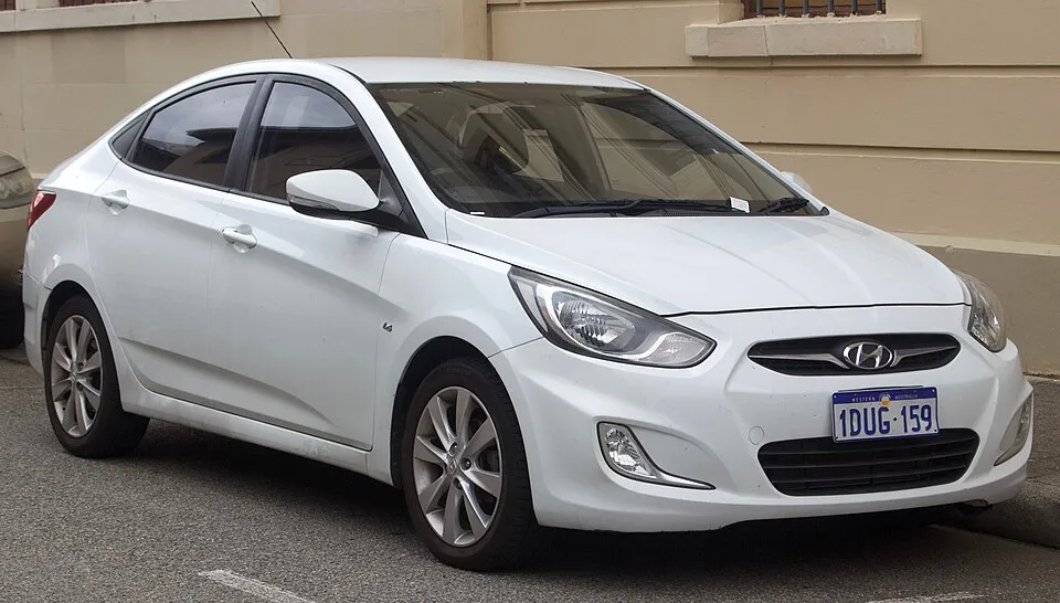 Hyundai Accent - 2