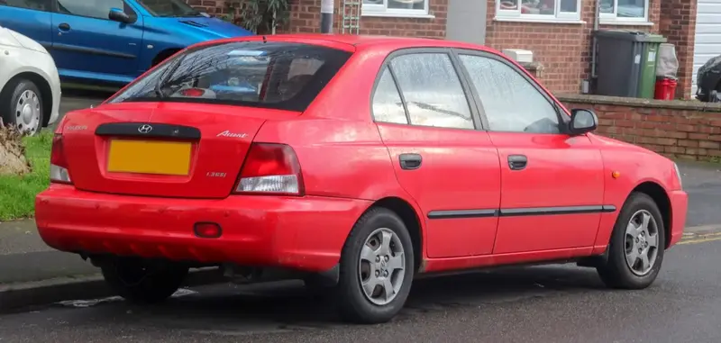 Hyundai Accent - 4