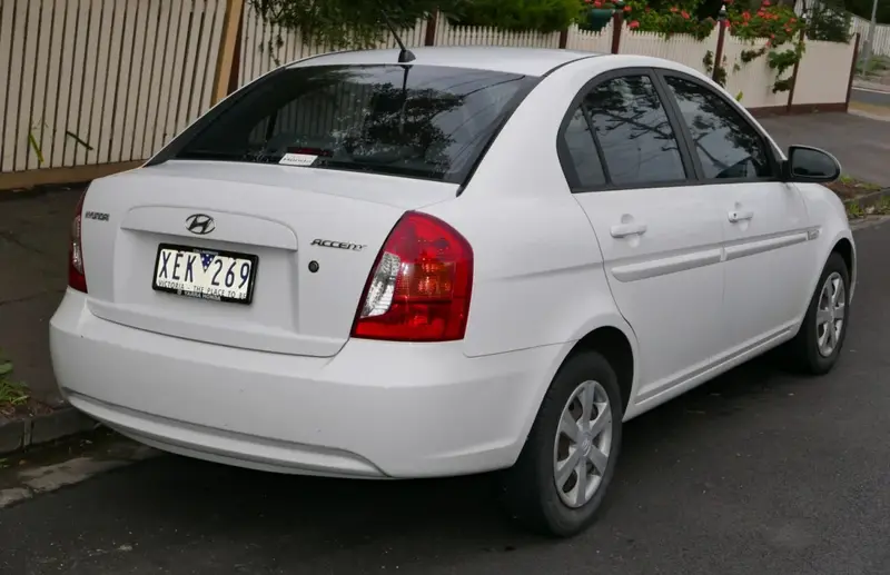 Hyundai Accent - 2
