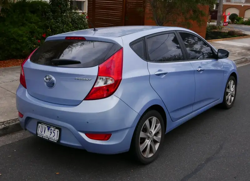 Hyundai Accent - 2