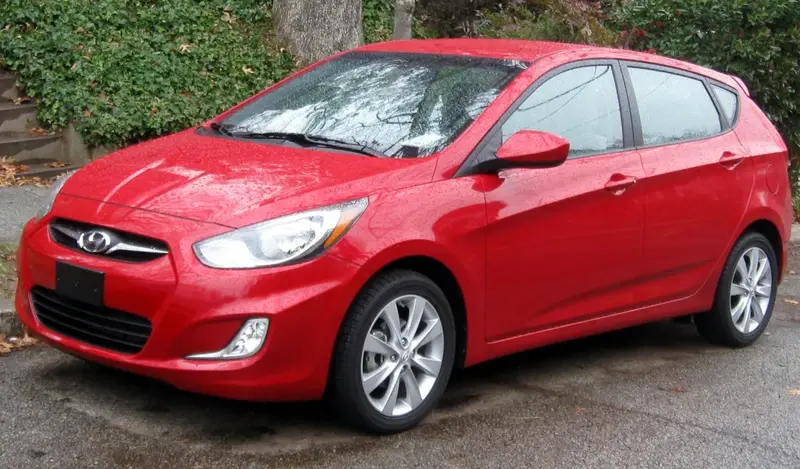Hyundai Accent - 3
