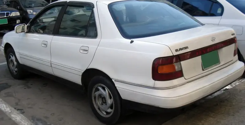 Hyundai Elantra - 2