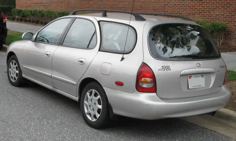 Hyundai Elantra - 3
