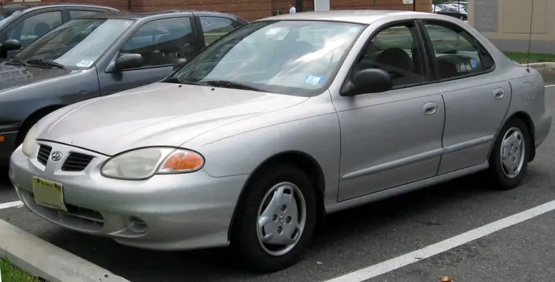 Hyundai Elantra - 2