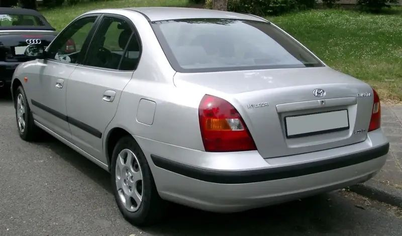 Hyundai Elantra - 3