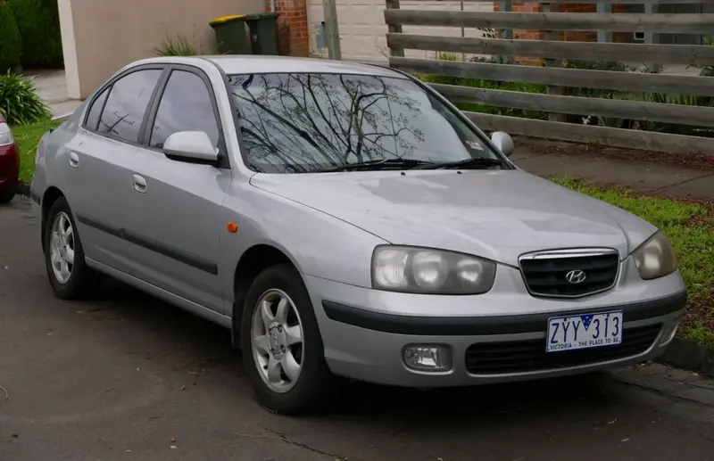 Hyundai Elantra - 4