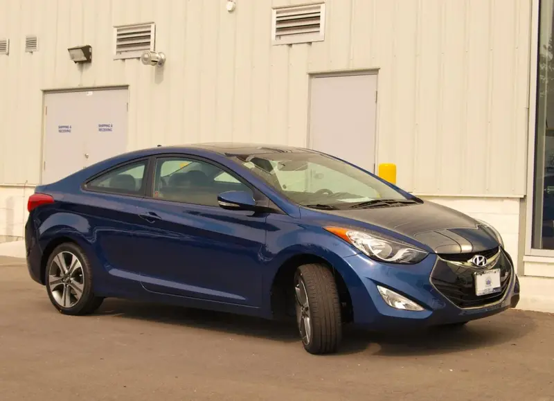 Hyundai Elantra - 2
