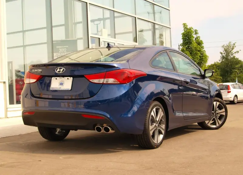 Hyundai Elantra - 3