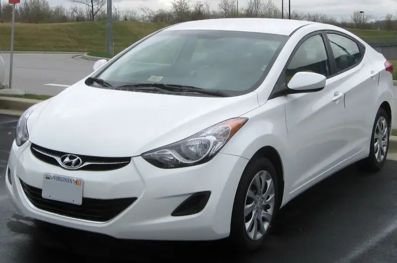 Hyundai Elantra - 3