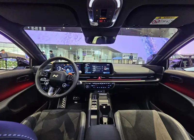 Hyundai IONIQ 6 - 2