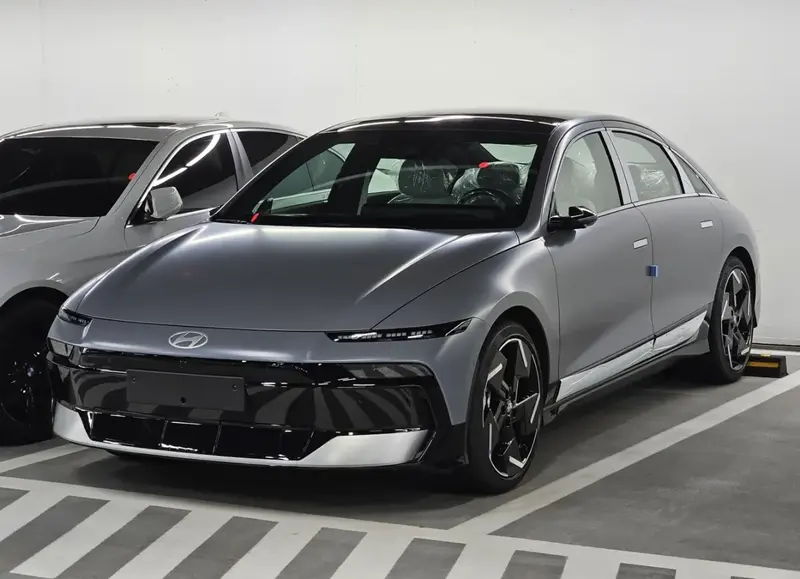 Hyundai IONIQ 6 - 5