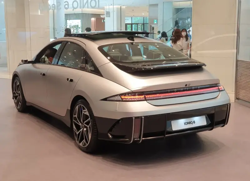 Hyundai IONIQ 6 - 2