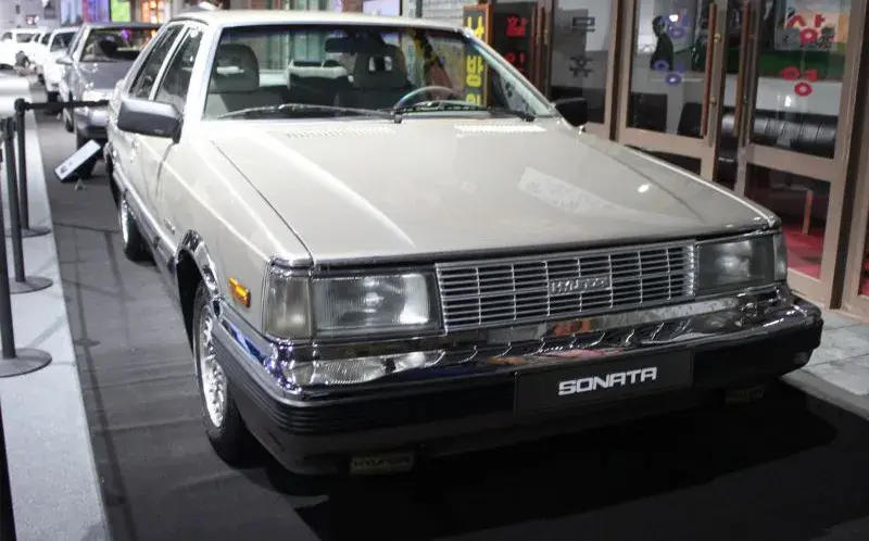 Hyundai Sonata Sonata I (Y)