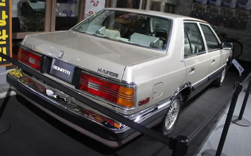 Hyundai Sonata - 2