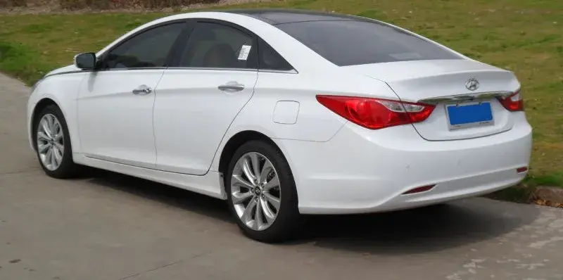 Hyundai Sonata - 2