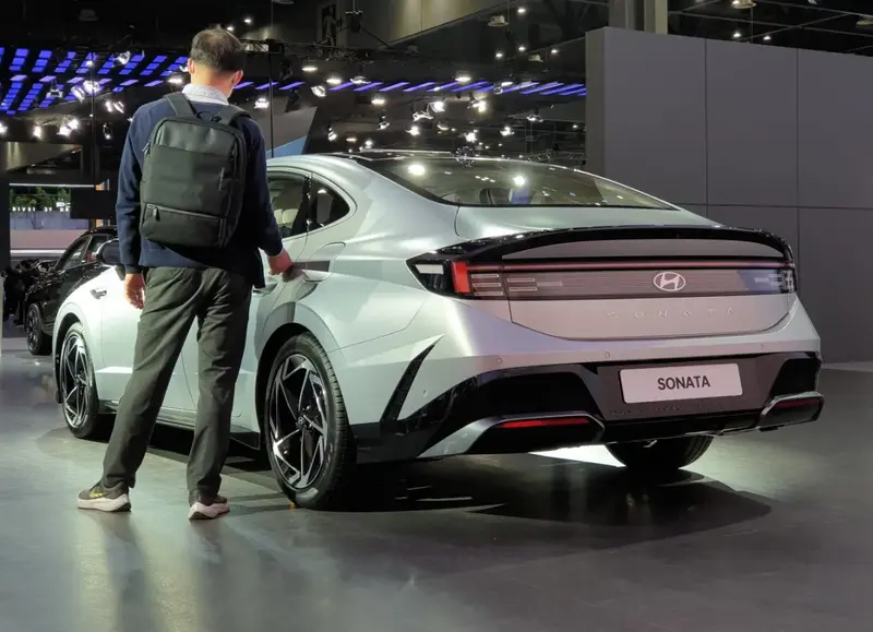Hyundai Sonata - 2