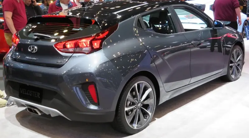Hyundai Veloster - 2
