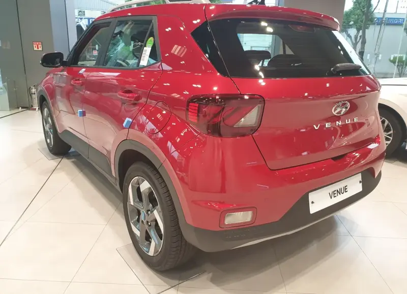 Hyundai Venue - 2