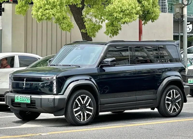 iCAR 03 - 3