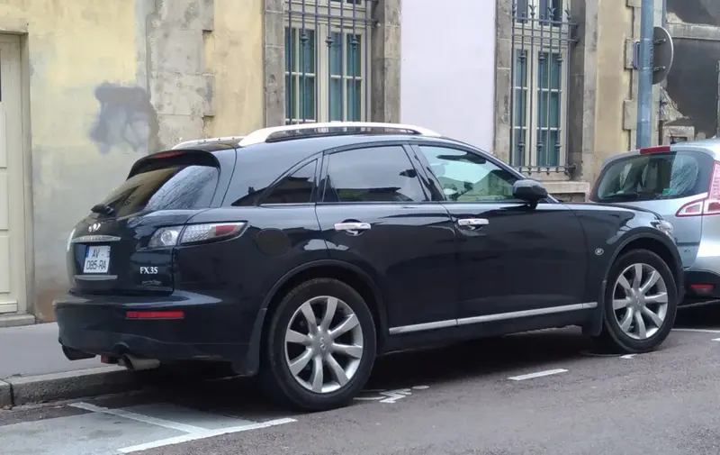 Infiniti FX - 2
