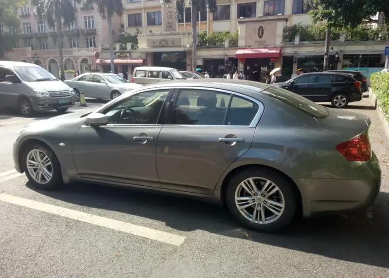 Infiniti G - 4