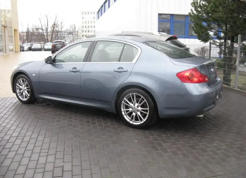 Infiniti G - 2