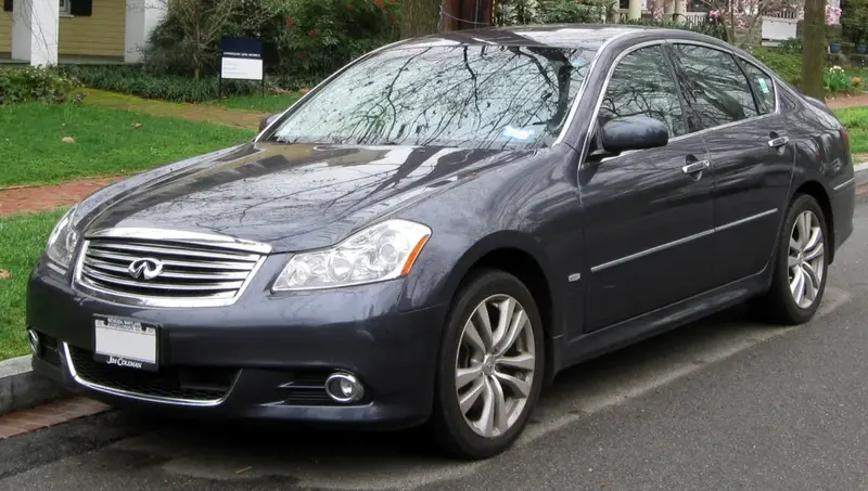 Infiniti M - 2