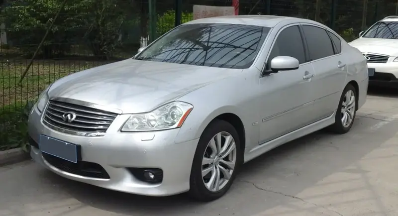 Infiniti M - 4