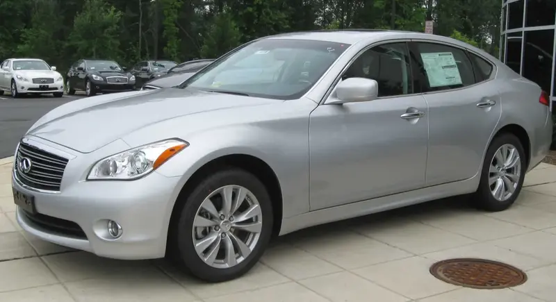 Infiniti M - 2