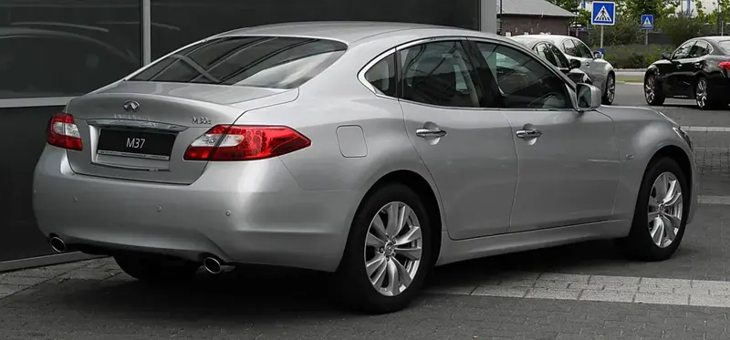 Infiniti M - 6