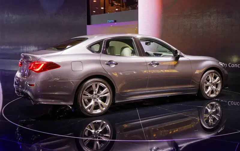 Infiniti Q70 - 4