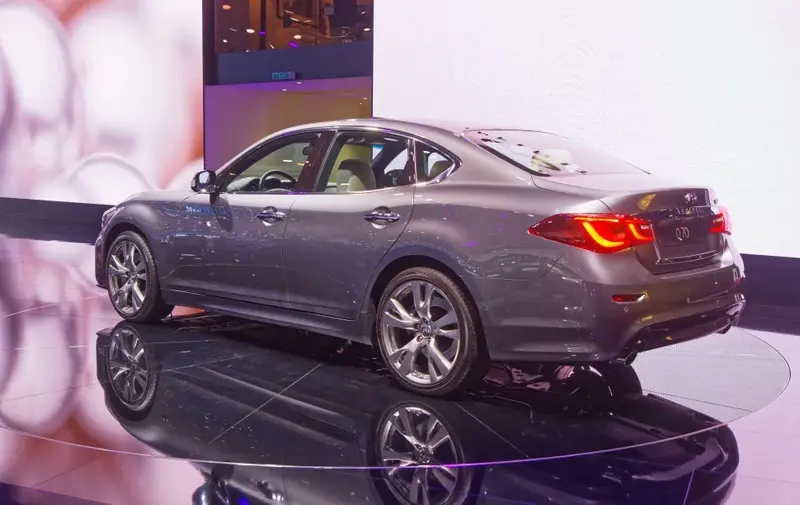 Infiniti Q70 - 6