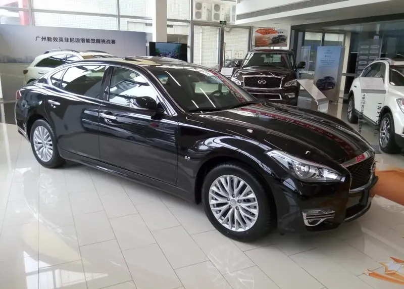Infiniti Q70 - 3