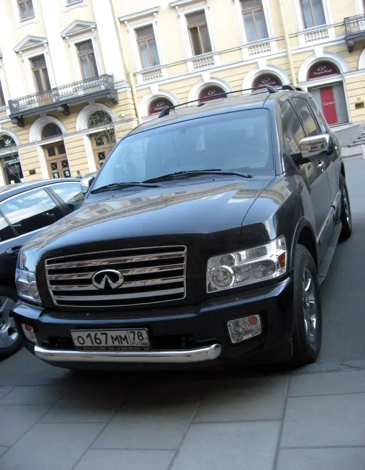 Infiniti QX56 - 3