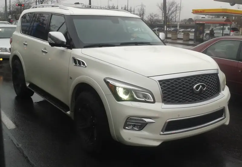 Infiniti QX80 - 3