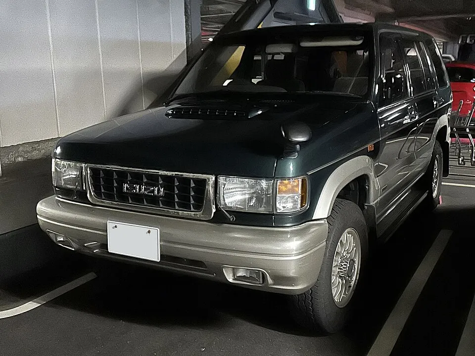 Isuzu Bighorn - 2