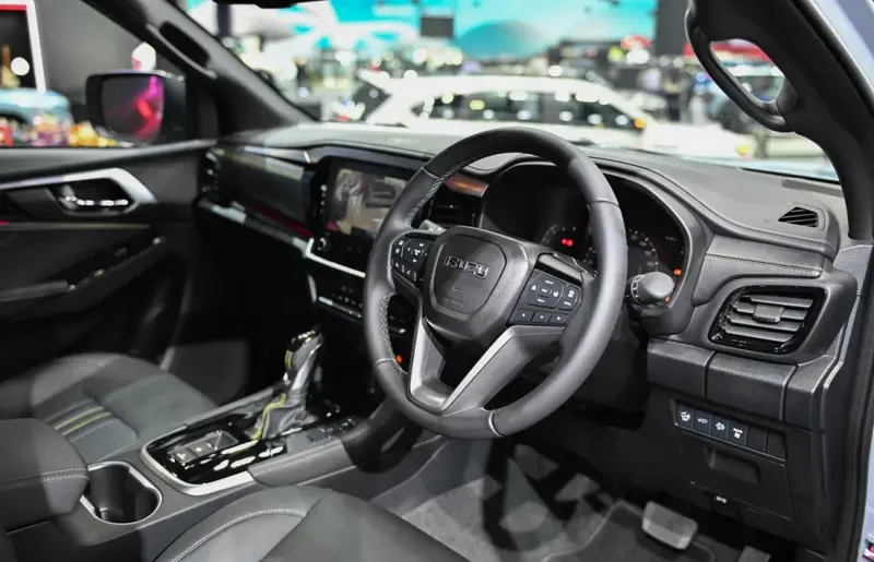 Isuzu MU-X MU-X II 2.2 Ddi (163 bg) Rev Tronic - görsel 3