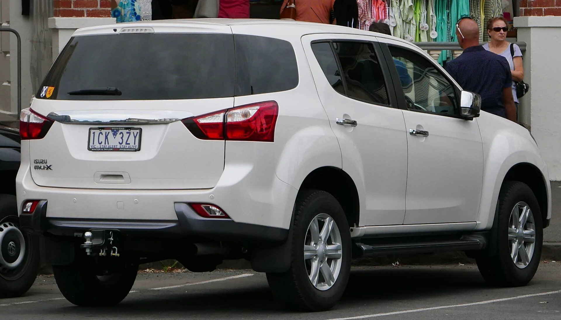 Isuzu MU-X MU-X (RF10)