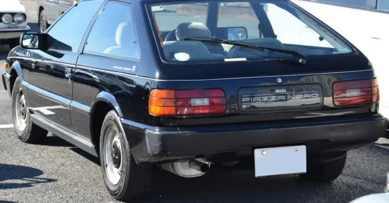 Isuzu Piazza - 2