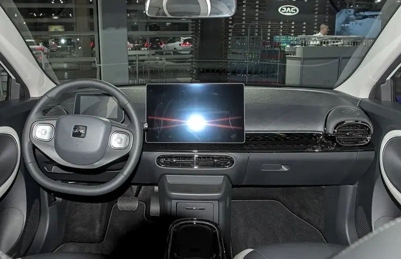 JAC E30X - 2