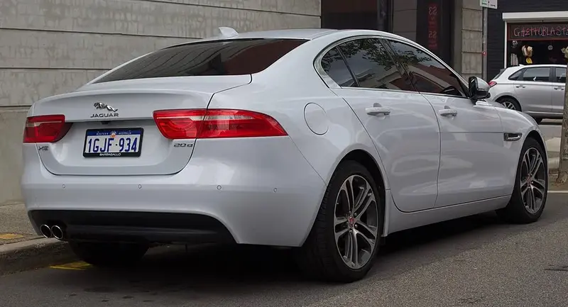 Jaguar XE - 2