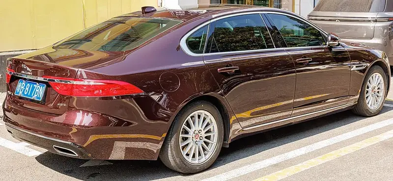 Jaguar XF - 4