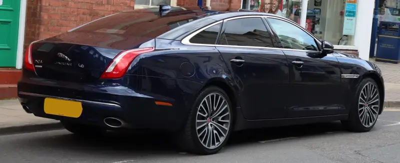 Jaguar XJ - 4