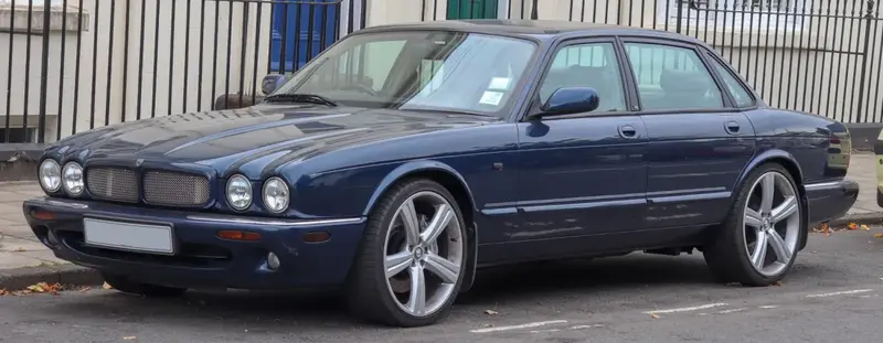 Jaguar XJ - 5