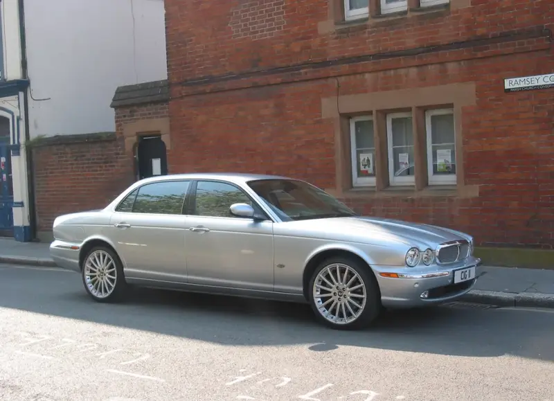 Jaguar XJ XJ (X350)