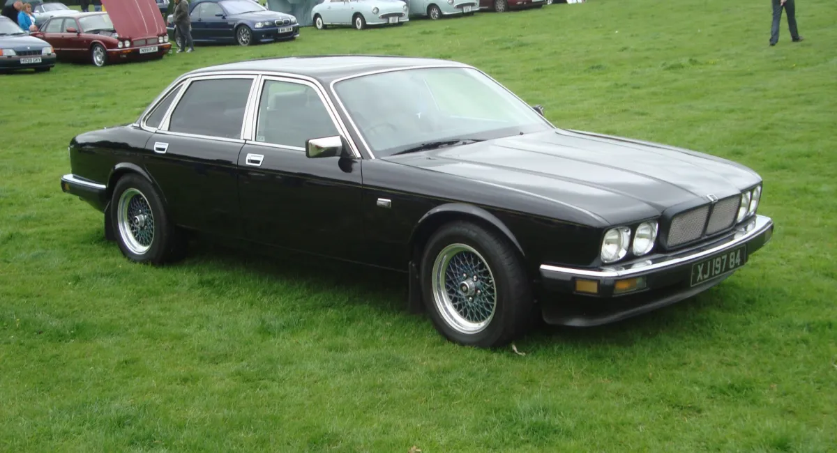 XJ (XJ40/XJ81)