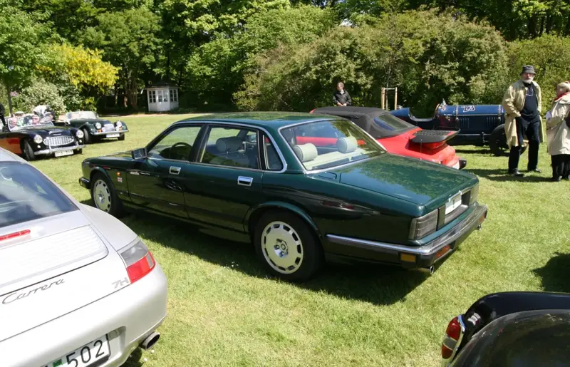 Jaguar XJ - 4