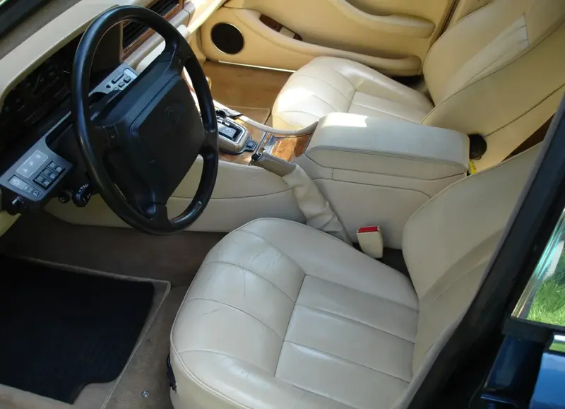 Jaguar XJ - 6
