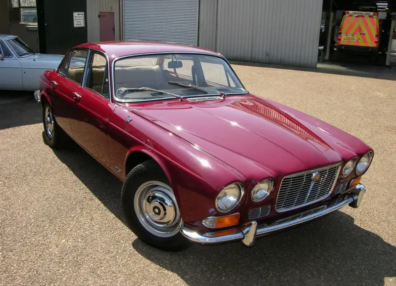 Jaguar XJ XJ