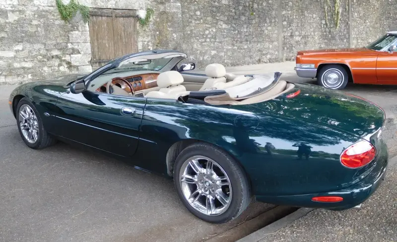 Jaguar XK - 2